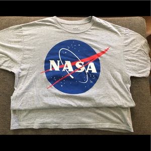 Grey NASA tee-shirt. 🚀 🚀🚀🚀⭐️⭐️⭐️